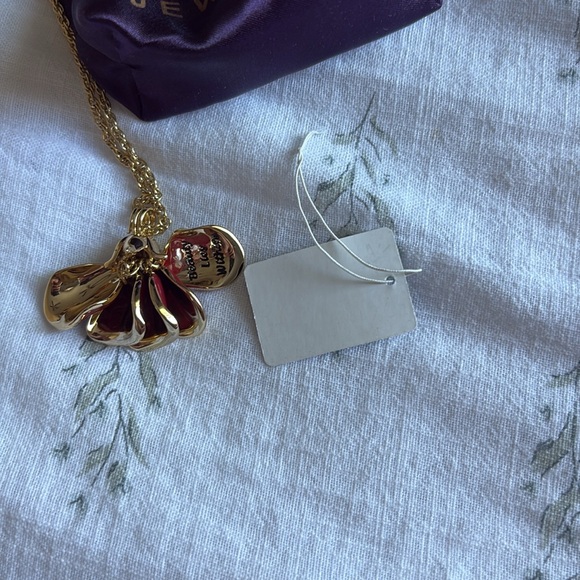 NWT Disney necklace - Picture 12 of 12